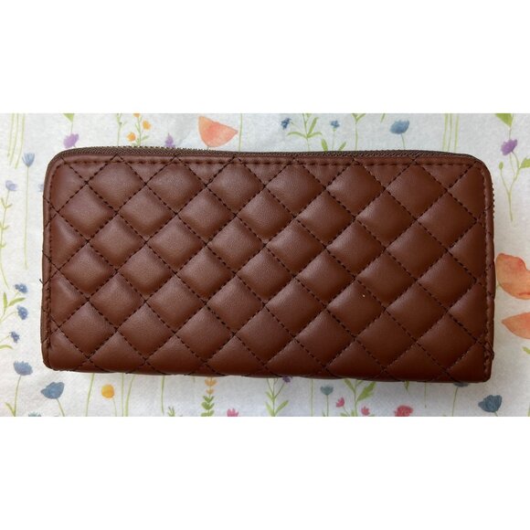 Quilted Brown Faux Leather Zipper Wallet With Wrist Strap & Gold Hardware - Picture 1 of 4